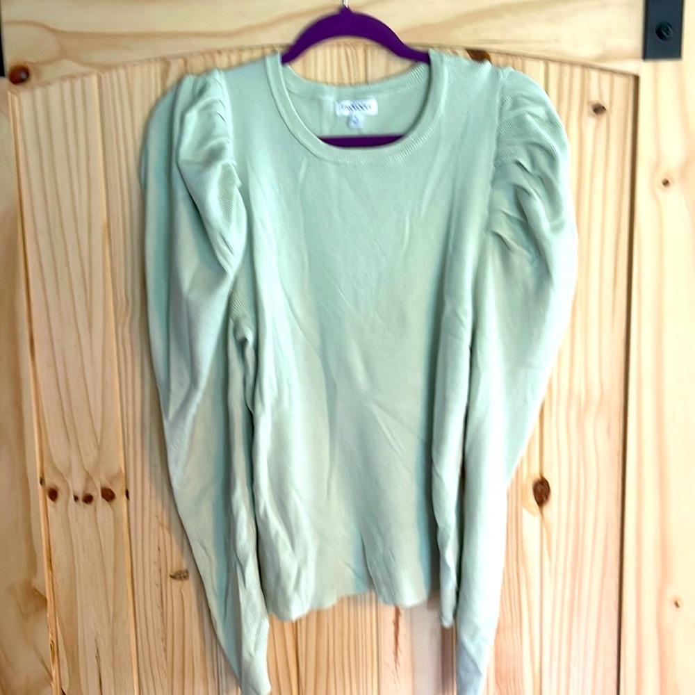 Prologue Women’s detailed sleeve knit sweater. Large